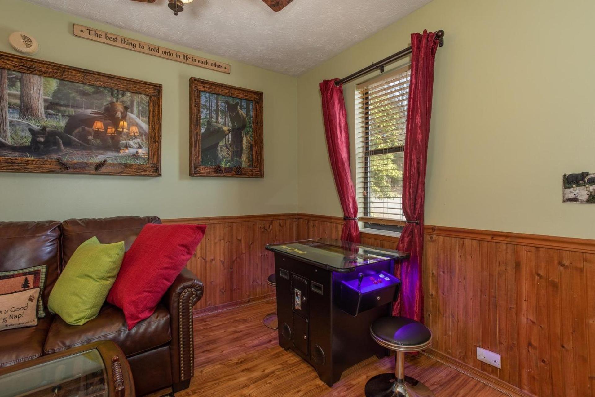 Bear Mountain Hollow-Free Dollywood Ticket- Cozy Cabin With A Hot Tub, Arcade & Deck Close To Town Pigeon Forge Eksteriør billede